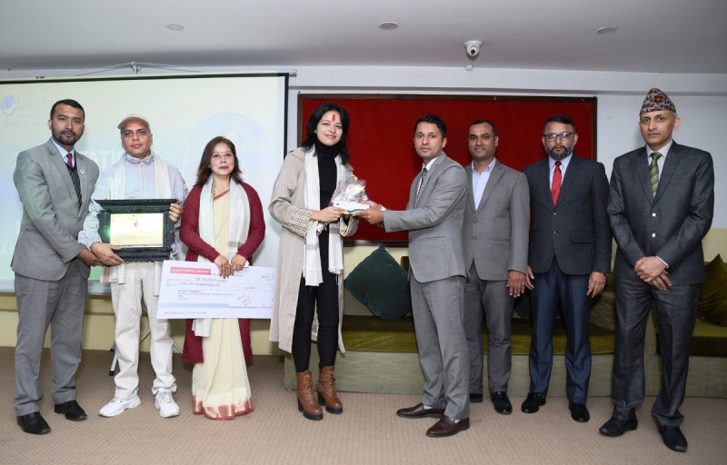 ऐतिहासिक पदक जित्ने पूर्वछात्रा पलेशालाई युनिग्लोब माविले गर्‍यो सम्मान